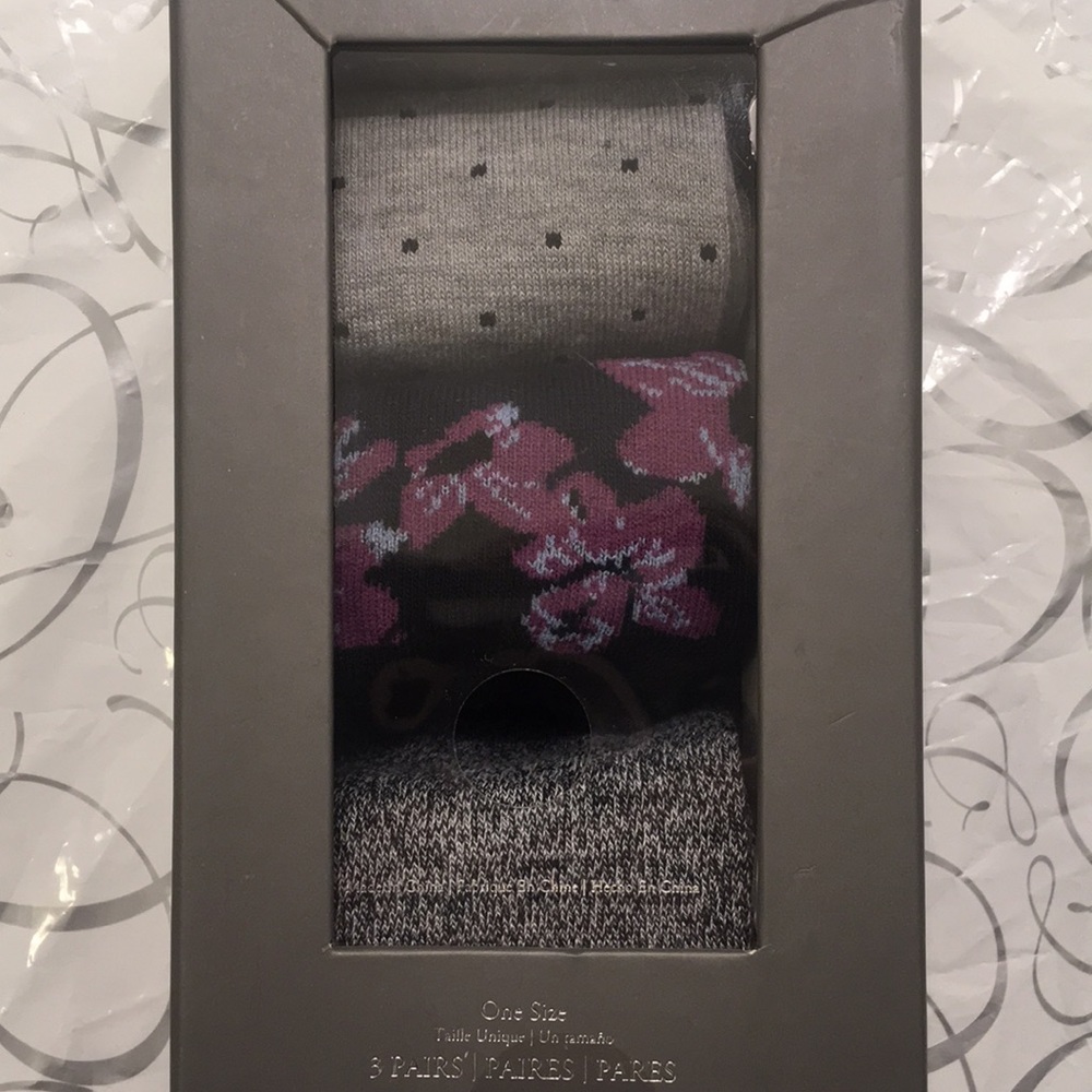 Vince Camuto | Printed Socks 3 Pairs (Unisex) NWT - Picture 2 of 3
